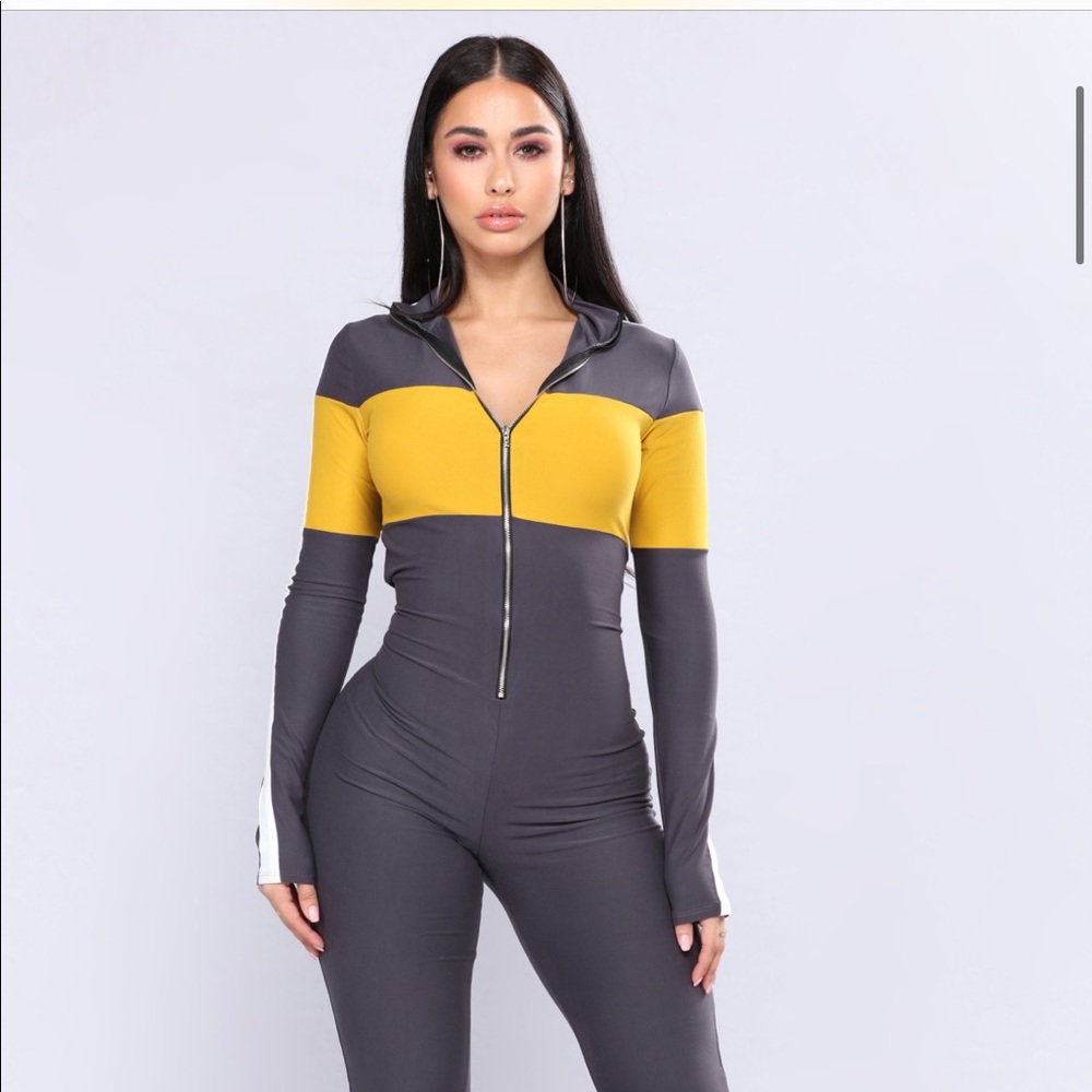 Fashion nova jumpsuit